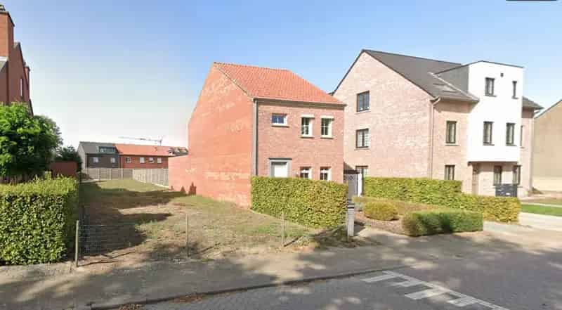 Bouwgrond te koop: 360m² halfopen bebouwing