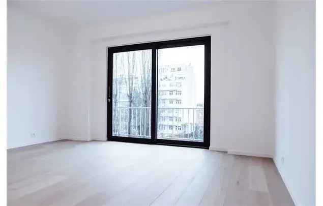 Huur 4 Slaapkamer Appartement 220m² Elsene