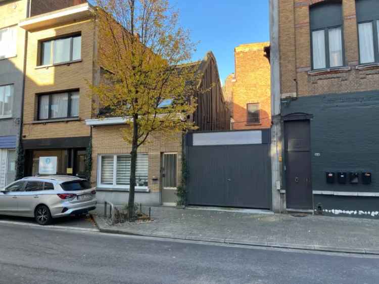 Huis te koop in Antwerpen met centrale ligging en nabij winkels