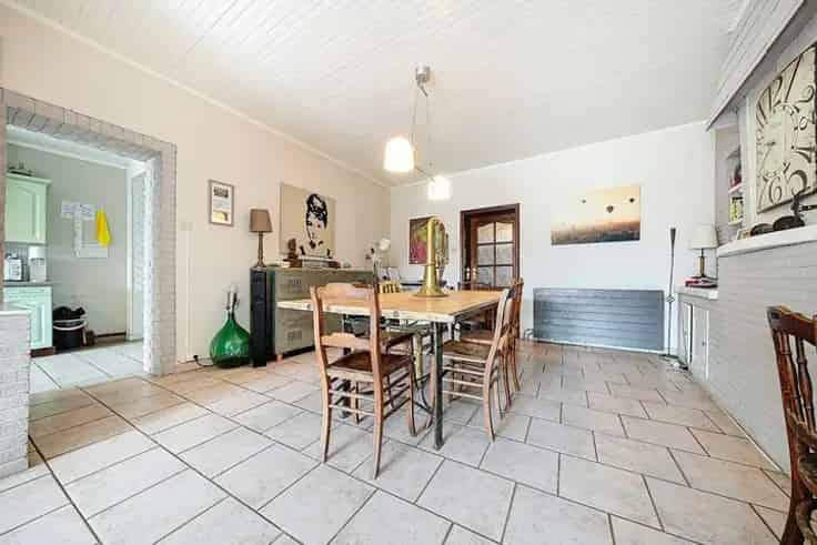 Huis Te Koop 6 Slaapkamers 214m2 Garage