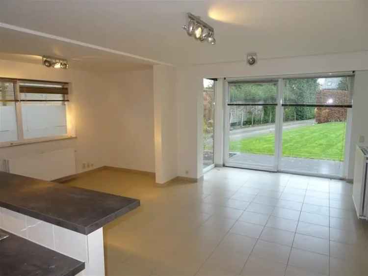 Appartement te koop: Gelijkvloers met terras, 2 slaapkamers, nabij centrum