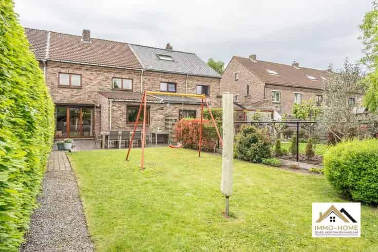 Huis Te Koop Heusden - Ruime Woning met Tuin en Garage