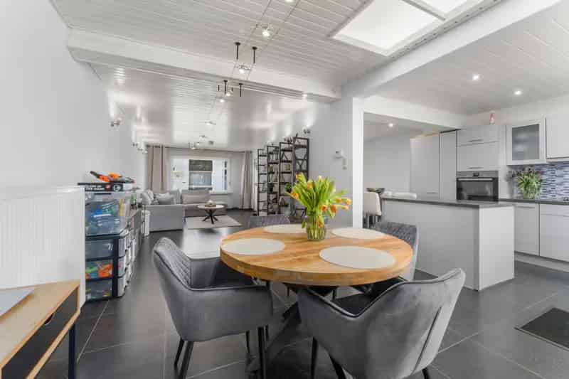 Gerenoveerde Rijwoning 3 Slaapkamers Tuin Centraal