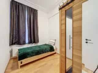 Huis Gemengd Gebruik Te Koop Laken 4 Appartementen 2 Winkels