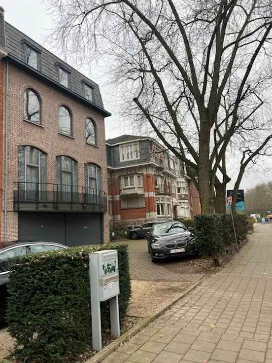 Te koop appartement met 3 slaapkamers en terras in rustige omgeving