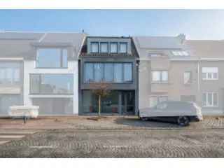 Handelspand met Appartement te Koop Zele