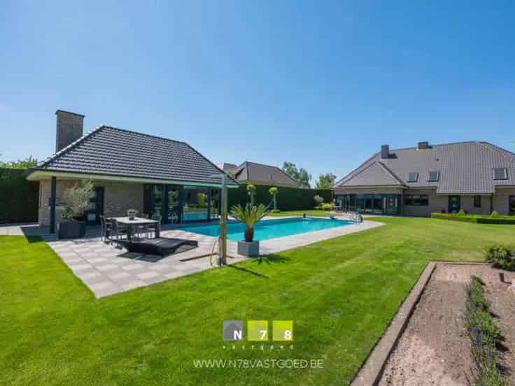 Villa Te Koop Bree 4 slaapkamers Zwembad