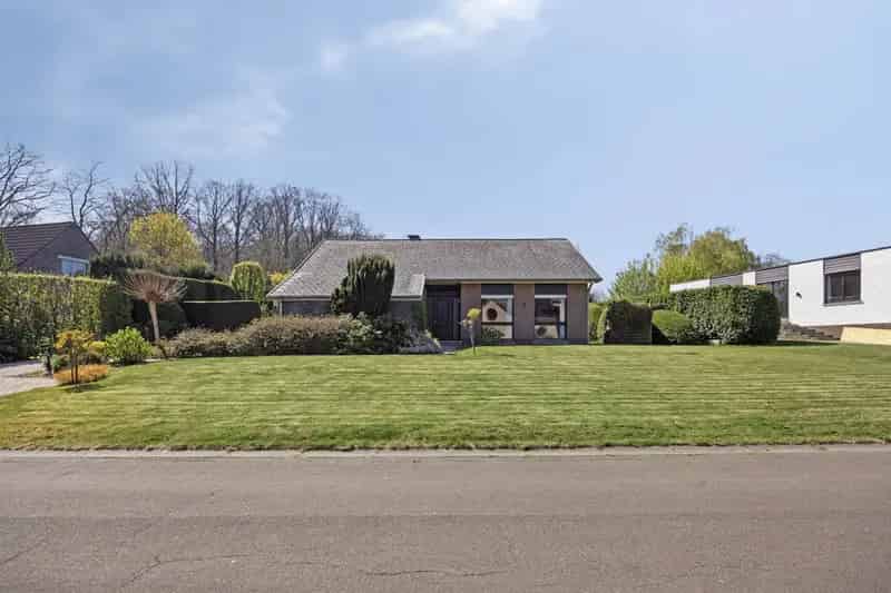 Villa te Hoog Linden: Ruime woning met tuin nabij Leuven