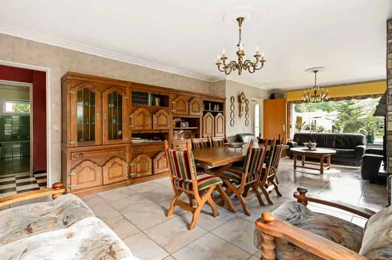Op te frissen woning 5 slaapkamers Sint Job in t Goor