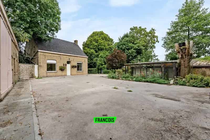 Huis te koop Esen: Landelijke eigendom met handelsmogelijkheid