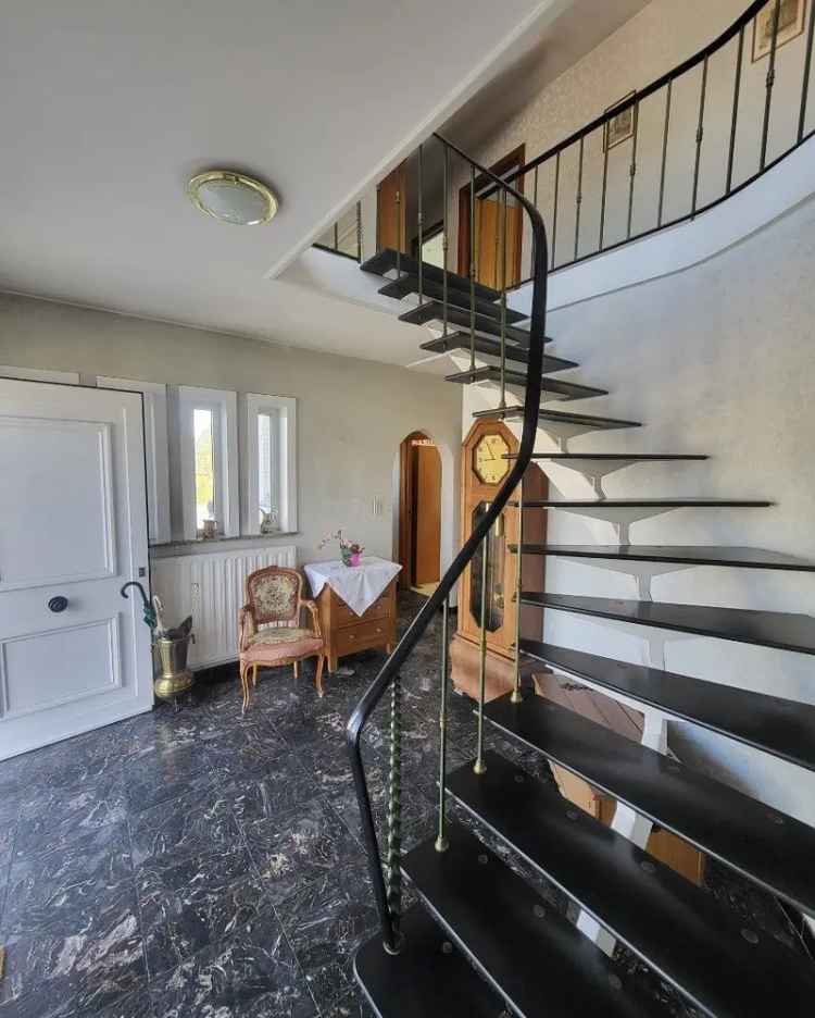 Statig gelegen villa