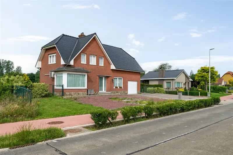 Huis te koop in Kessel 238m2 2185m2 grond