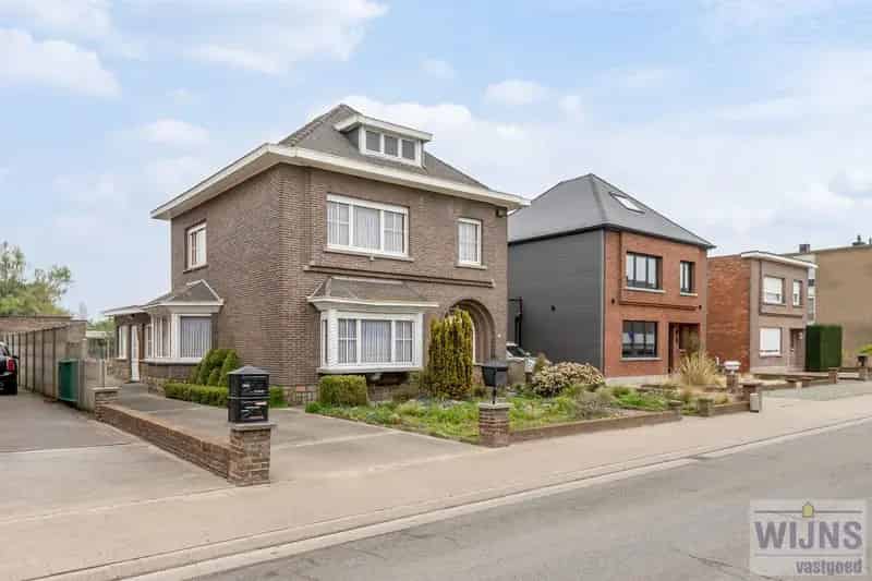 Ruime woning met tuin te koop