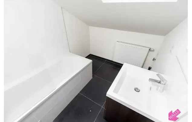 Huur 2 slaapkamer appartement van 80 m² in Antwerp