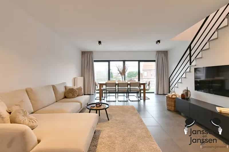 Duplexappartement te koop: Instapklaar met terras en groene omgeving