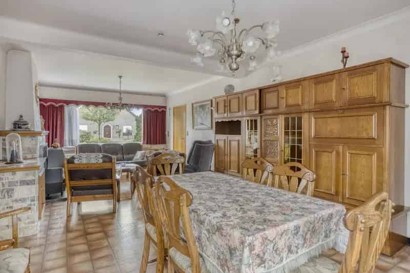 Huis te huur: Op te frissen woning met tuin