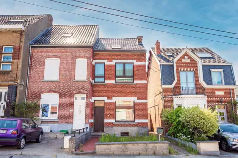 Te renoveren 3-gevelwoning met 3 slaapkamers en tuin te Baulers