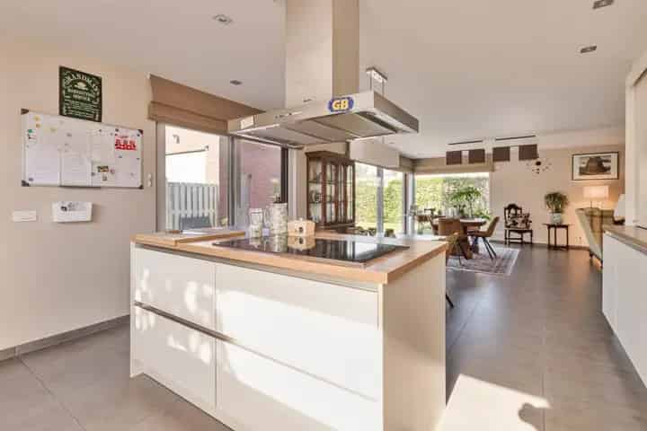 Huis te Koop in Sint-Maria-Aalter 300m2