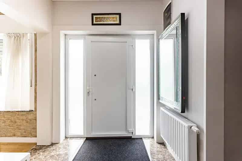 Instapklare Halfopen Bebouwing met Tuin Garage en Oprit