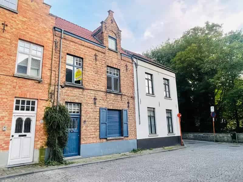 Huis te Huur Brugge Centrum: Charmante woning met stadspatio