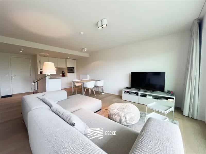 Appartement te koop Nieuwpoort: 1 slaapkamer, slaaphoek, terras, parking