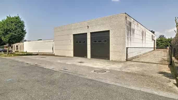Magazijn te huur Dadizele 675m² met tussenverdiep