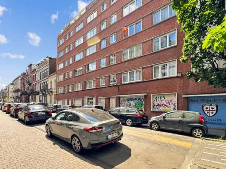 Appartement Te Koop Sint-Gillis 2 slaapkamers Balkon