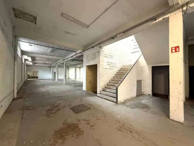 Magazijn te koop Sint-Amandsberg 1822m²