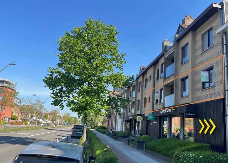 Ruim appartement te koop 3 slaapkamers met terras en garage