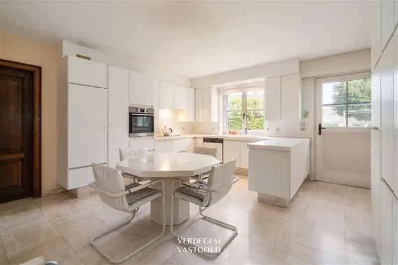Huis te Koop Lokeren: Prachtige Villa voor Privé of Zakelijk Gebruik