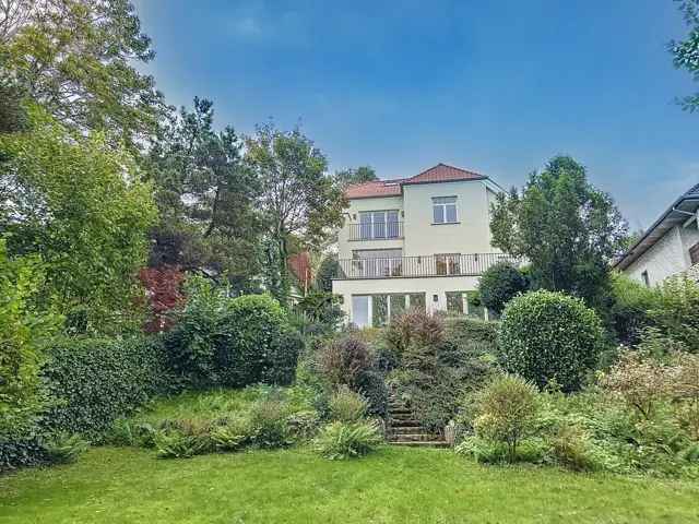 Huur huis in Uccle, elegante villa in prestigieus Fond Roy / Prince d'Orange