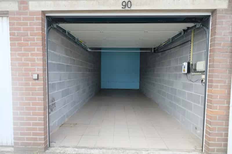 Garagebox te Huur Hoboken Elektrische Poort