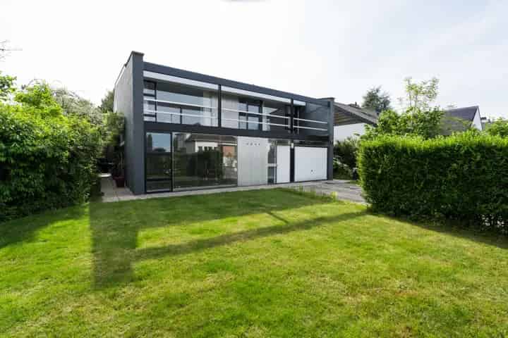 Gezinswoning 5 slaapkamers  Garage  Gerenoveerd plat dak