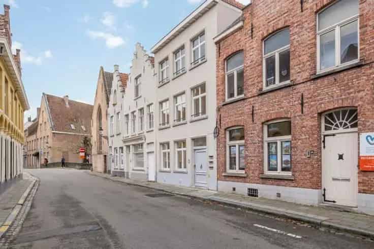 Appartement Te Koop Brugge: Instapklaar gerenoveerd appartement