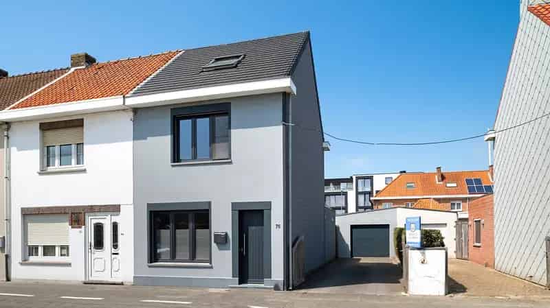 Huis te koop Zeebrugge: Halfopen woning met garage en stadstuin