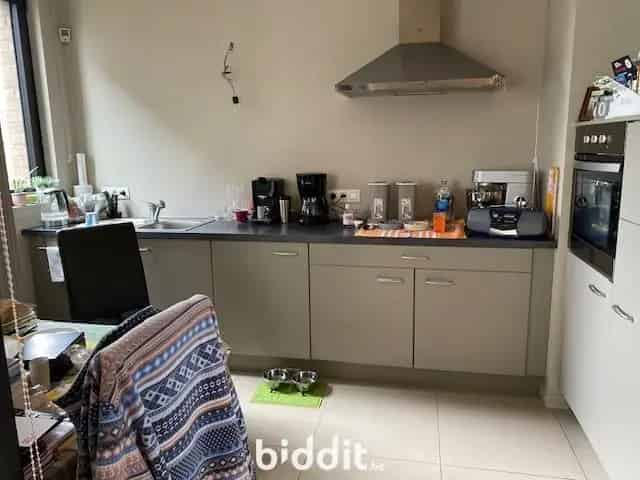 Appartement 2de Verdieping 2 slaapkamers Autobox