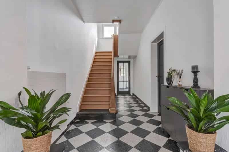 Gerenoveerde woning 4 slaapkamers 2 badkamers