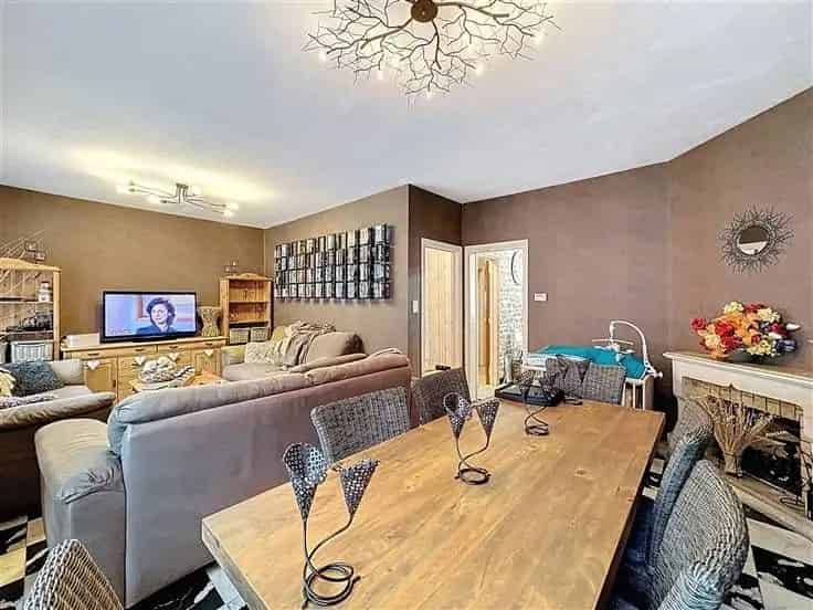 Huis Te Koop Namen: Bel-étage woning nabij Citadel