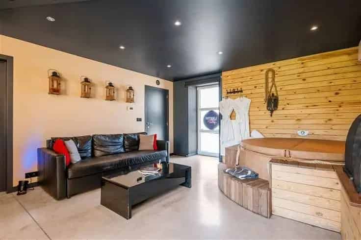 Huis Te Koop: Karaktervolle woning met jacuzzi en sauna