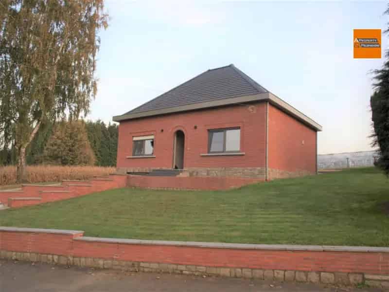 Instapklare, volledig gerenoveerde woning in groene en landelijke omgeving
