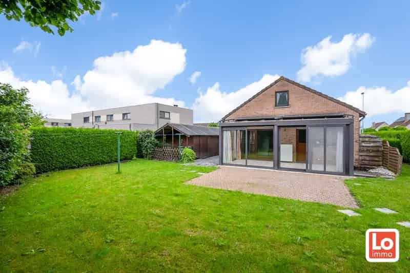 Te renoveren gelijkvloerse woning met garage Lochristi
