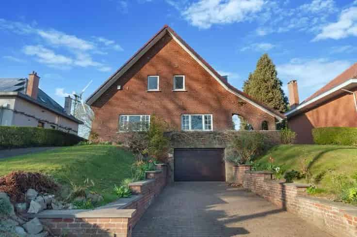 Villa te Koop met Tuin en Kelder