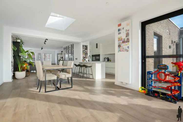 Huis te Koop Edegem: 4 slaapkamers, 2 badkamers, Zuidtuin