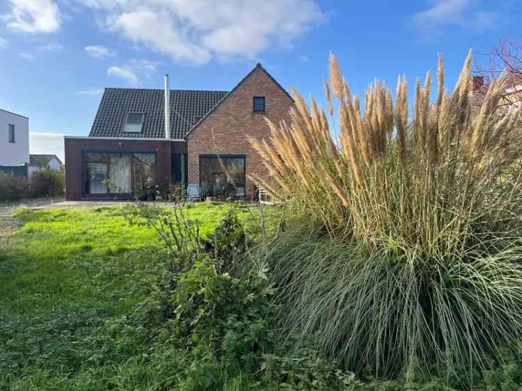 Huis te huur te renoveren Sijsele grote tuin garage