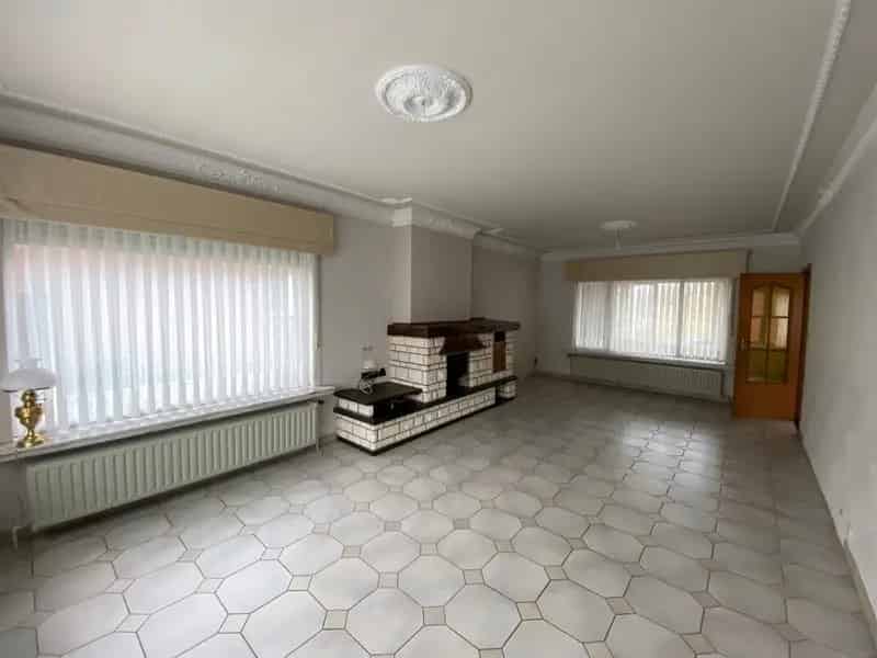 Karaktervolle Vrijstaande Woning te Schaffen