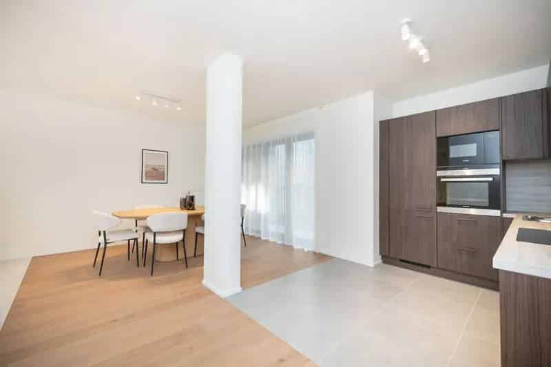 Penthouse te Koop Brussel - 3 Slaapkamers - Terras 50m² - 6% BTW Mogelijk