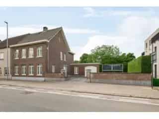 Huis te koop Ravels - Ruime gezinswoning met garage en tuin