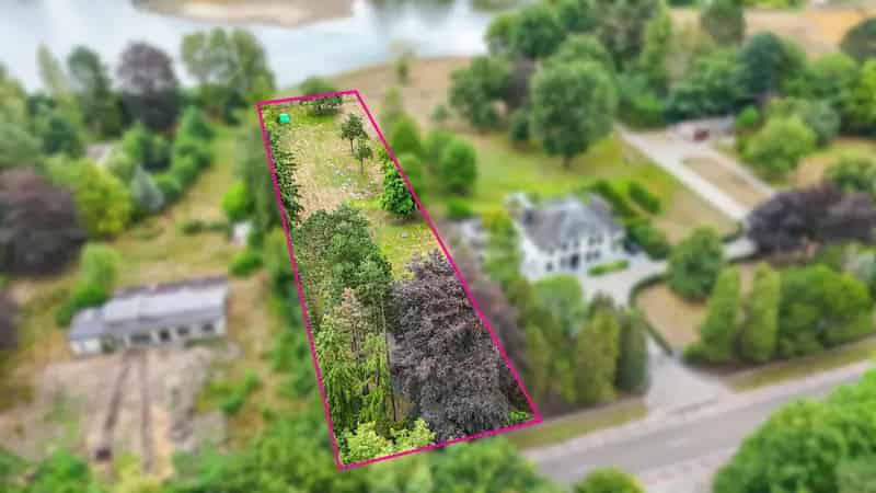 Riant perceel met vijverzicht te Bolderberg