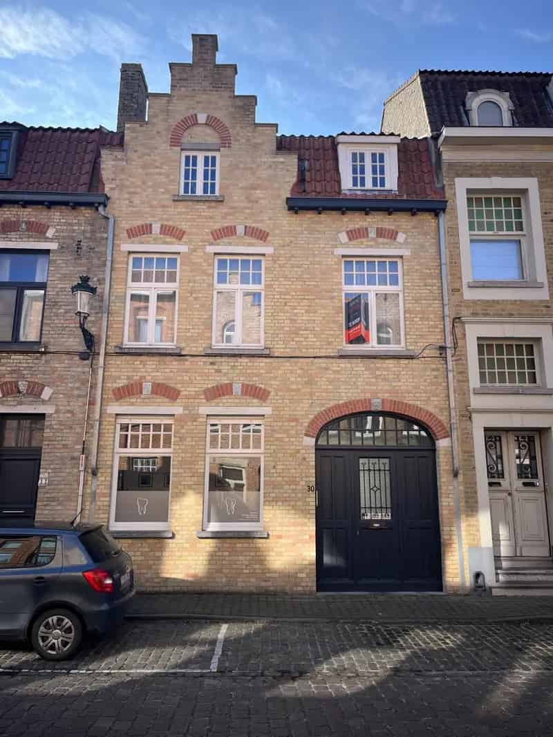 Herenwoning te koop Brugge Centrum 4 slaapkamers zonnige tuin