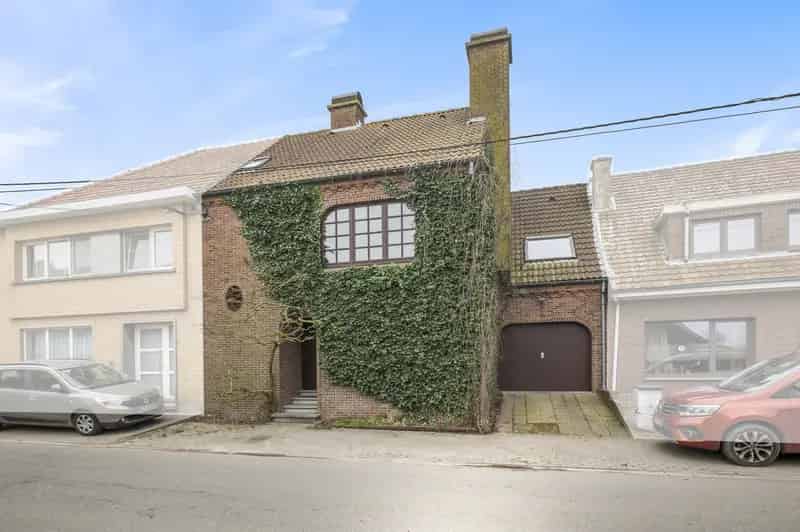 Ruime Bel-etage te koop in Lebbeke
